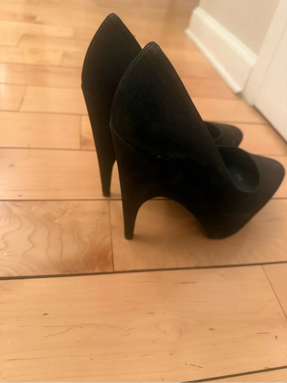 Saint Laurent Black Suede Pointed Pumps with Stiletto Heel - Picture 4 of 7